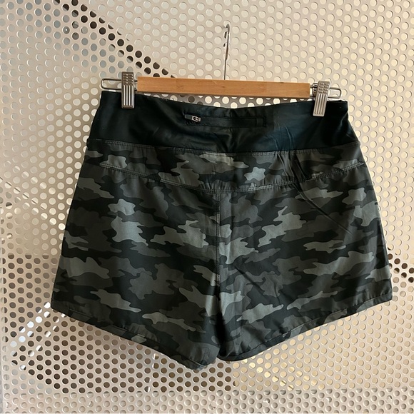 Kyodan Running Athletic Wear Shorts Size Medium in Green Camo Print 3@ Inseam - Picture 5 of 9